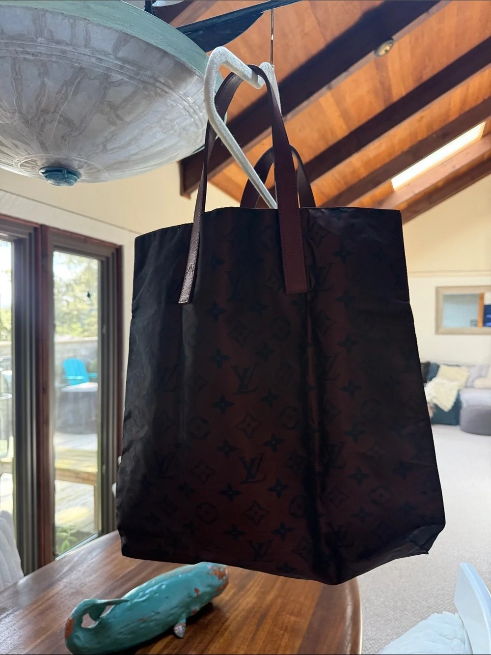 Louis Vuitton iridescent Dark Brown Monogram Tote Bag with Black Motif - Picture 4 of 9